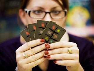 Csótánypóker (blöffölős stratégiai kártyajáték, 8-99 év)