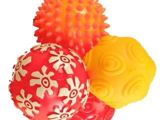 Érzékek labdái: tüskés, puha, és egyéb labdák (B.Toys, tapintást fejlesztő bébijáték, 6 hó-3 év)