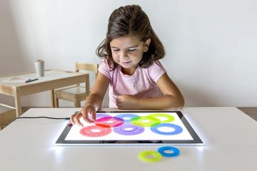 Korongos áttetsző Miniland játék a színek és méretek megkülönböztetésére (32160, 2-5 év)