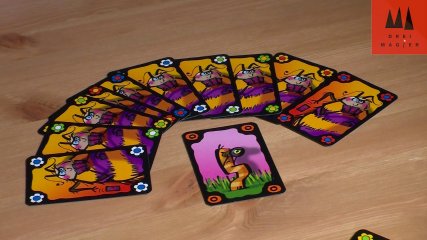 Simlis dongók, Csaló molyok féle vicces party kártyajáték (DMS, 7-99 év)