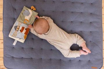 Tengerész textil babakönyv nagy méretben, Little Dutch babajáték (8607, 0-2 év)