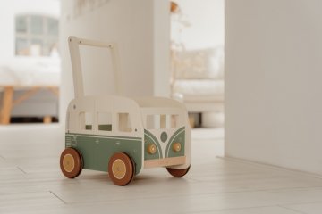 Vintage lakóautó, Little Dutch fa járássegítő, mozgásfejlesztő játék (7105, 1-3 év)